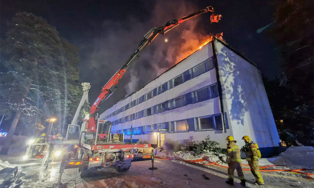 Helsingis on kole tulekahju, inimene hüppas rõdult alla