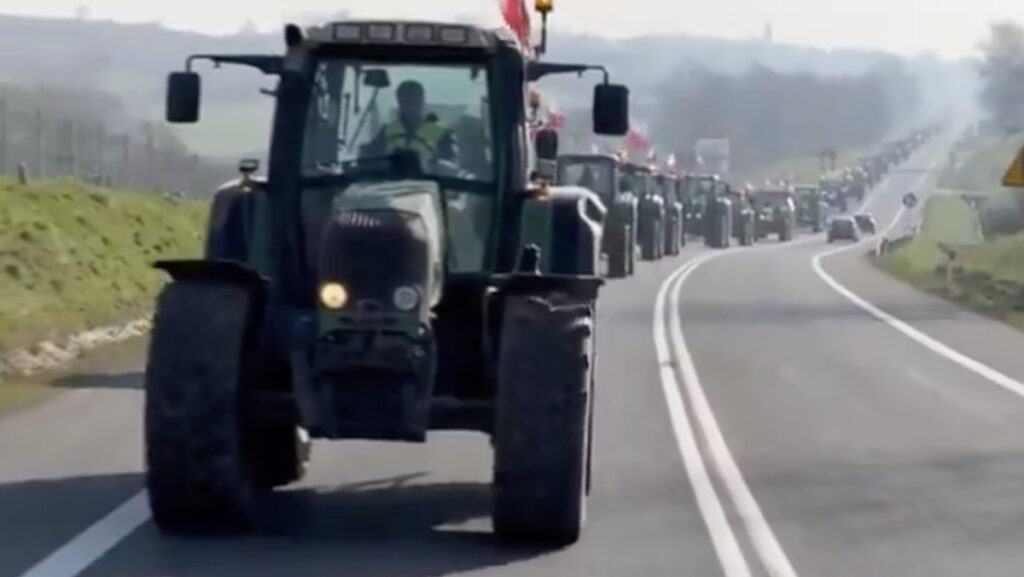 VIDEO: kümned tuhanded Poola põllumehed blokeerivad asulaid ja piiriületusi