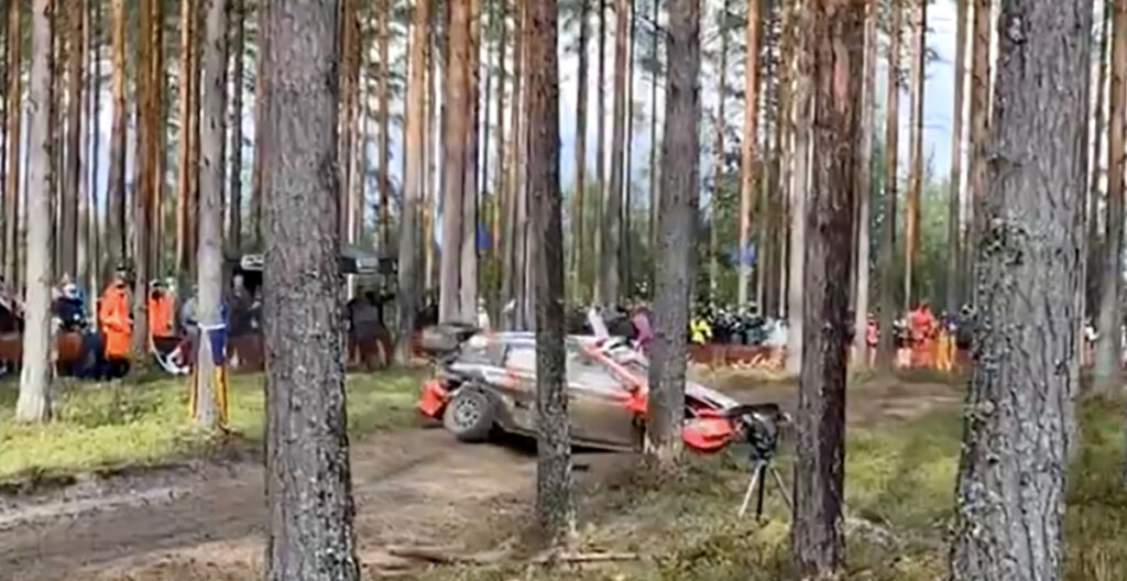 VIDEO: Soome rallil sõitis vastu puud ka Esapekka Lappi – Oi-oi-oi