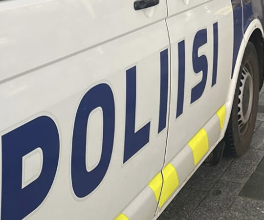 Helsingis on käimas politseioperatsioon – inimene ronis ehituskraana otsa