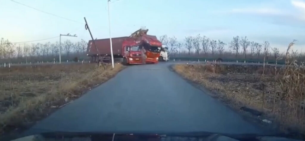 VIDEO: mitme veokiga liiklusõnnetus