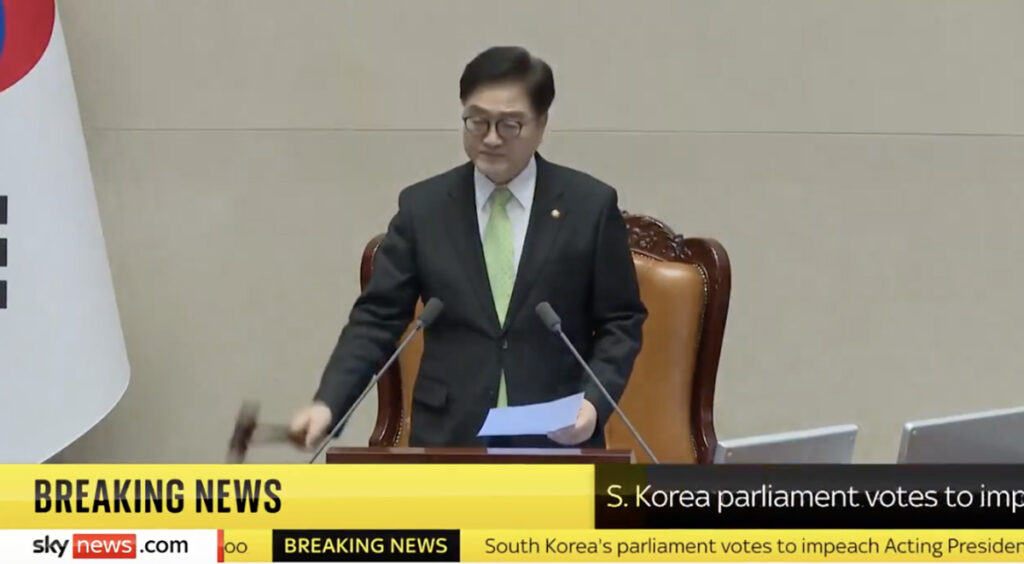 VIDEO: Lõuna-Korea parlament kutsus presidendi asendaja ametist tagasi