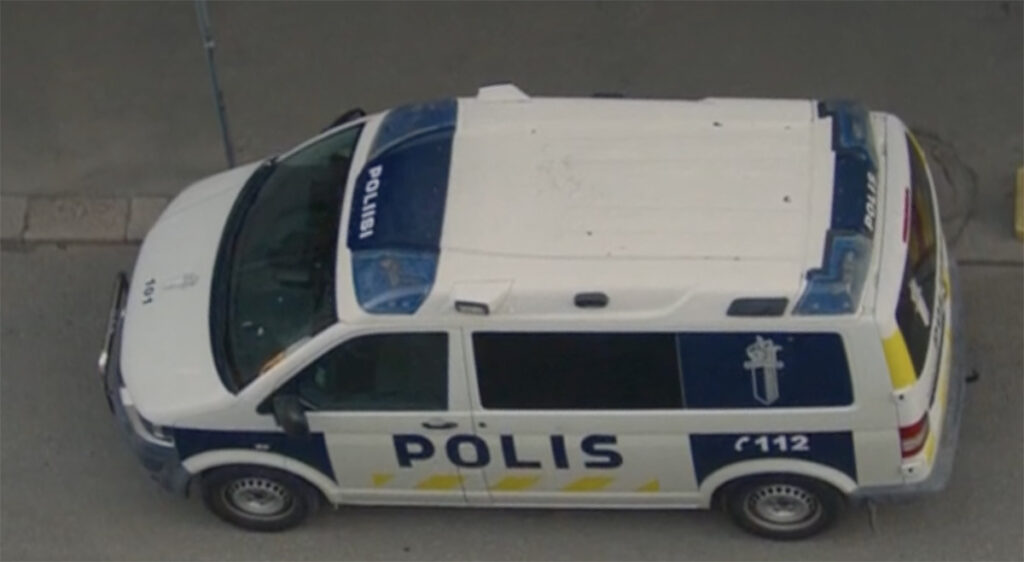 Helsingis kukkus naine rõdult surnuks, politsei ei välista kuritegu