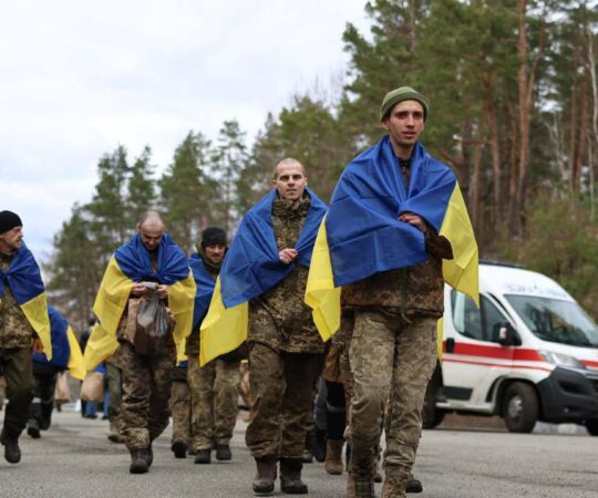 PILDID: osa Ukraina sõjavange pääses koju