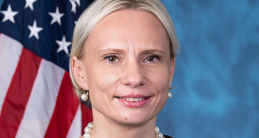 Ainuke ukrainlasest USA parlamendi liige soovitab riigil maad ära anda