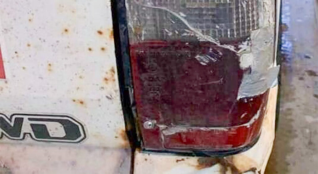 Soomes lasti ülevaatusel läbi roostes auto, ülevaatuse töötaja anti kohtusse