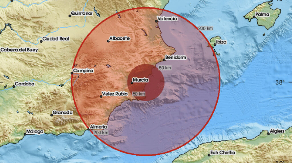 Hispaaniat tabas maavärin, turistid hirmul