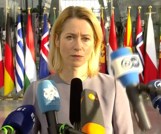 Iraan ähvardas Kallast, nimetas Euroopat pabertiigriks