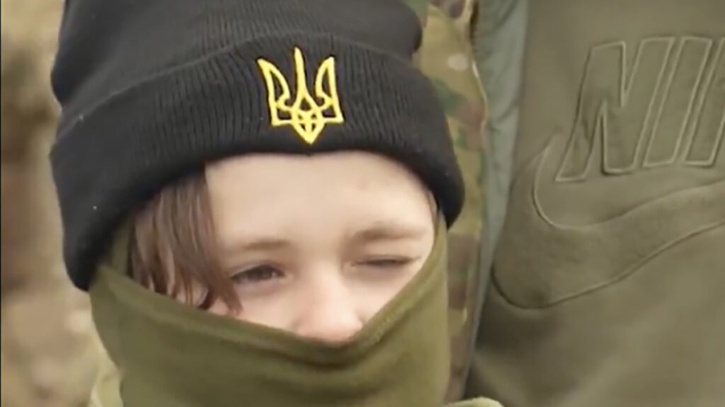 VIDEO: Ukrainas saavad salajastes laagrites sõjalise väljaõppe 10-aastased lapsed