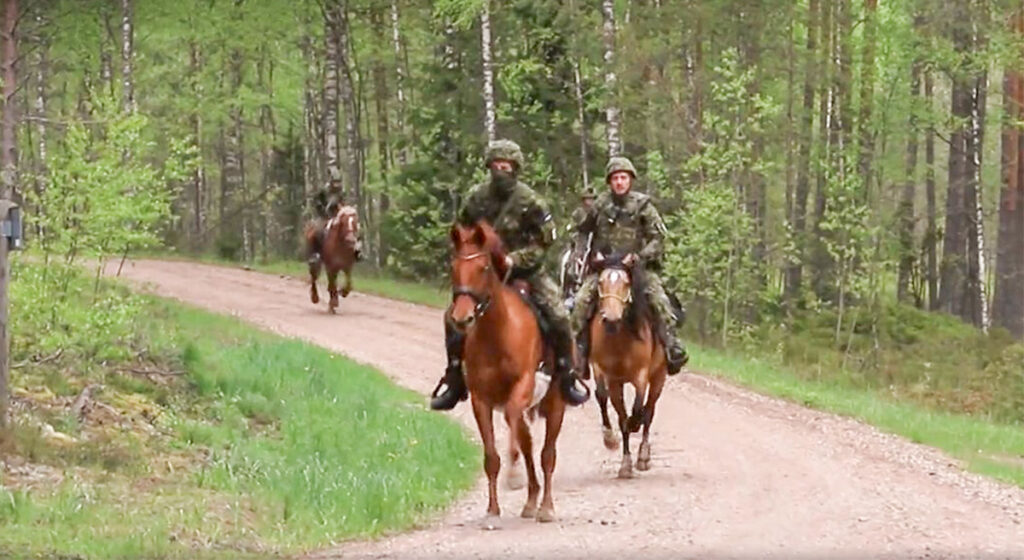 VIDEO: sotsiaalmeedias lööb laineid ratsaüksus NATO idapiiril