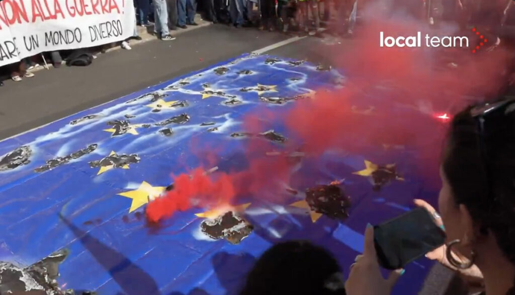VIDEO: Itaalias hakkasid tudengid sõja vastu mässama, põletasid Euroopa Liidu lippu
