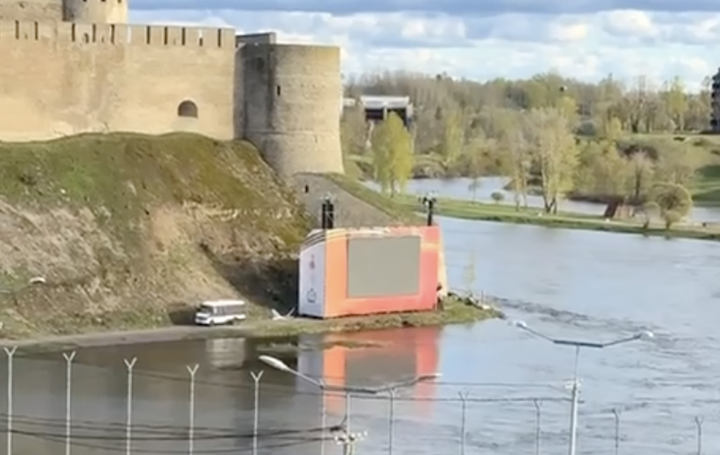 VIDEO: Venemaal valmistutakse Eesti piiri ääres 9. mai tähistamiseks – väljas on suured ekraanid