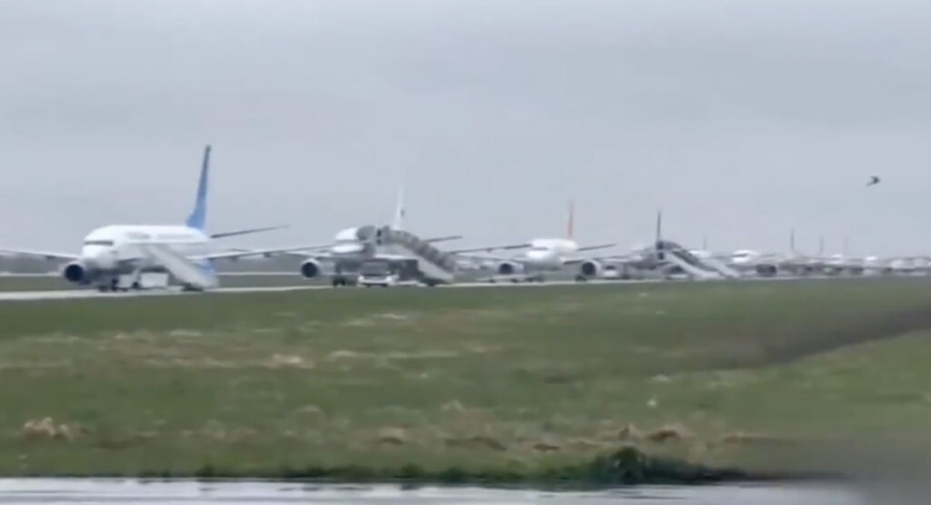 VIDEO: Venemaal lennuliiklus sassis