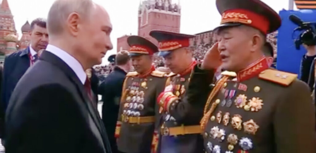 VIDEO: Putin tervitas võidupäeva paraadil Põhja-Korea sõjaväelasi