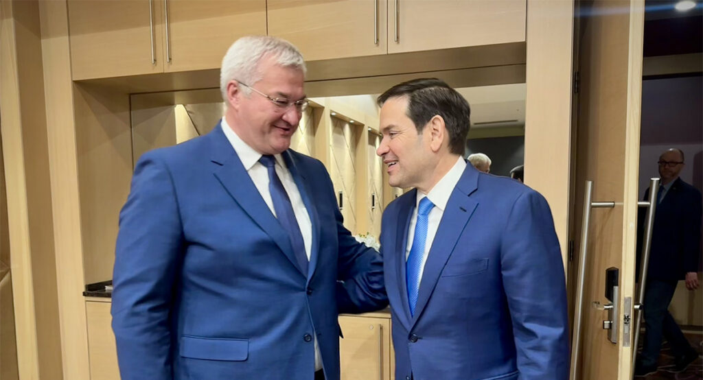 Türgis kohtusid USA ja Ukraina välisministrid, Vene minister kohale ei sõida