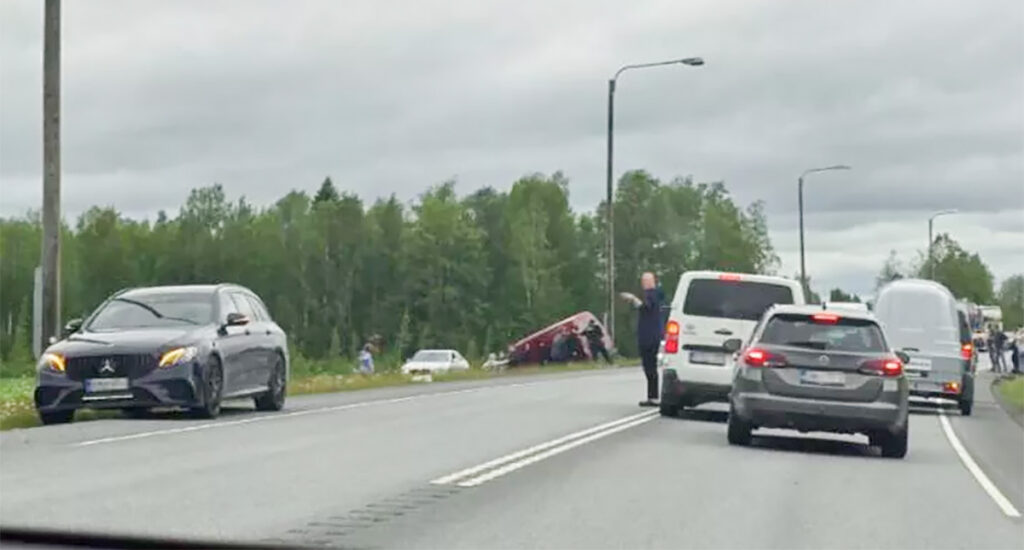 Soomes oli raske liiklusõnnetus – üks hukkus, mitu said vigastada