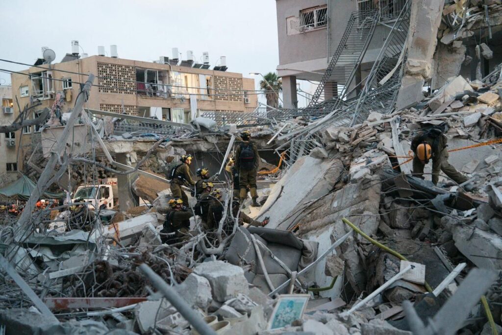 Iraan: sõda Iisraeliga kestab veel mitu nädalat ja ägeneb, rünnatakse Iisraeli teadlasi ja võtmeisikuid