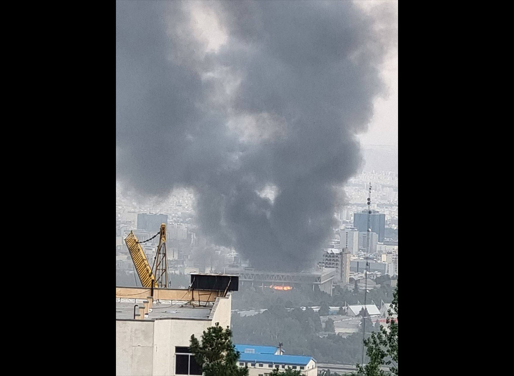 VIDEO: Iraani televisioonikeskus on leekides