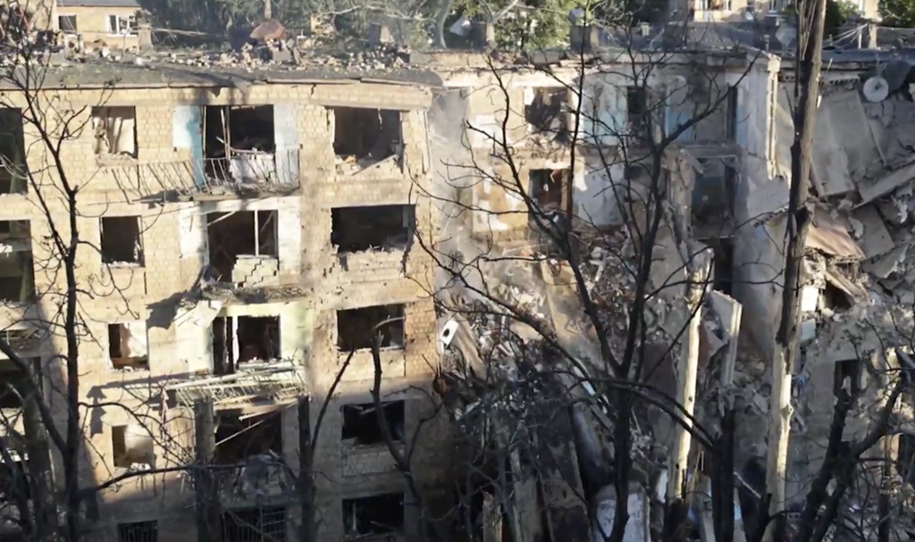 Ukraina võimud hoiatavad: paneelmajad võivad tabamuse korral kokku kukkuda