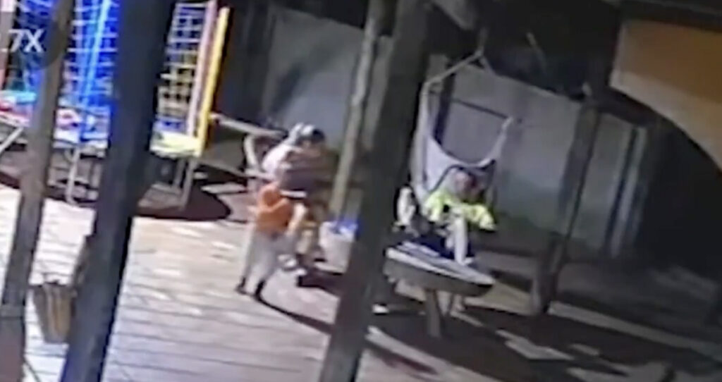 VIDEO: Brasiilias tulistas 2-aastane laps oma ema surnuks NB! Nõrganärvilistele mittesoovitav