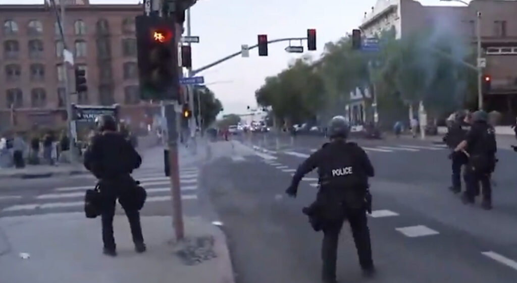 VIDEO: Los Angeleses kehtestati komandanditund, aga inimesed sellest ei hooli