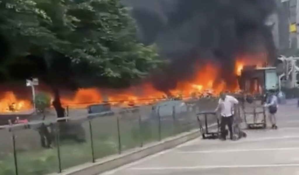 VIDEO: Mossadi hoone on leekides