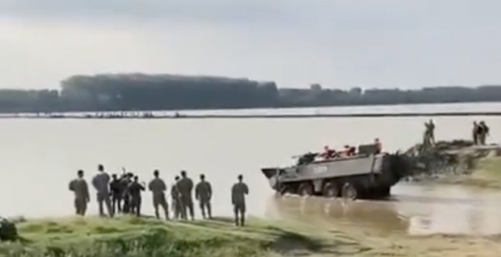 VIDEO: NATO näitab klassi