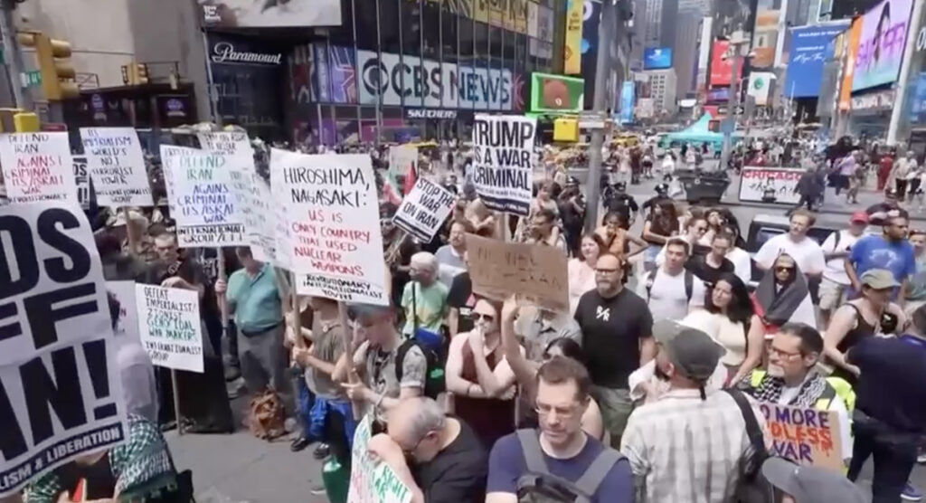 VIDEO: USA-s algasid sõjavastased meeleavaldused