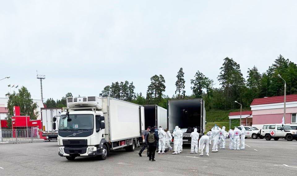 PILDID: Venemaa ja Ukraina vahetasid sõdurite surnukehasid