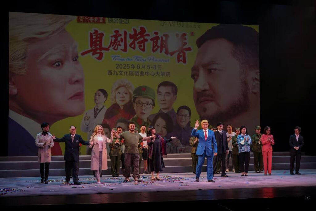 VIDEO: Trump ja Zelenski toodi lavale Hongkongi teatris