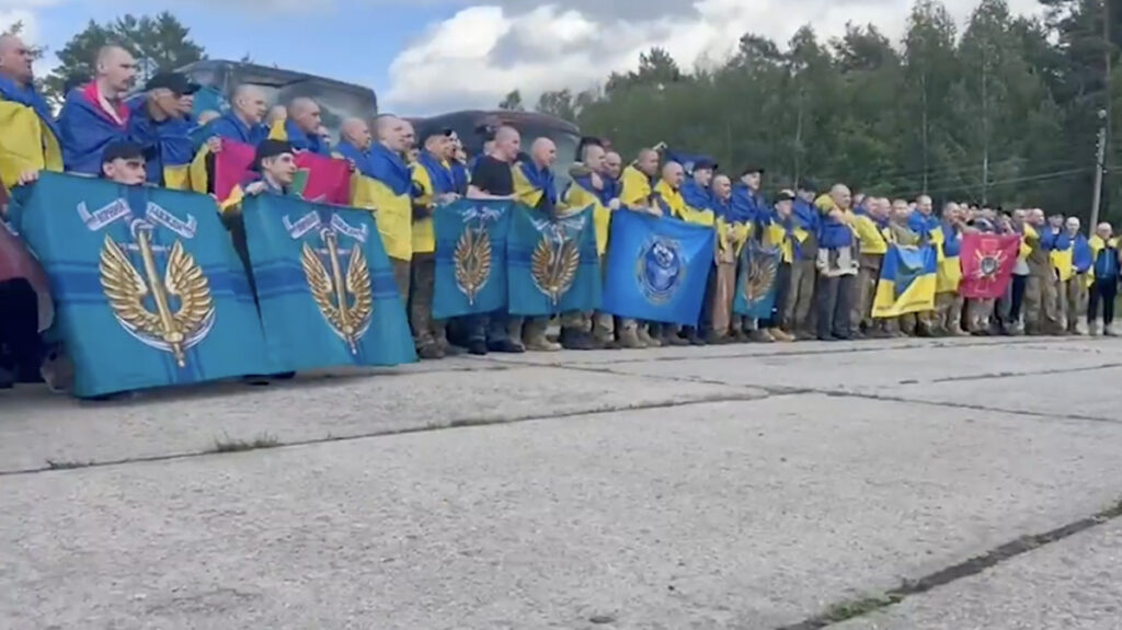 VIDEO: suur sats Ukraina sõjavange saabus koju