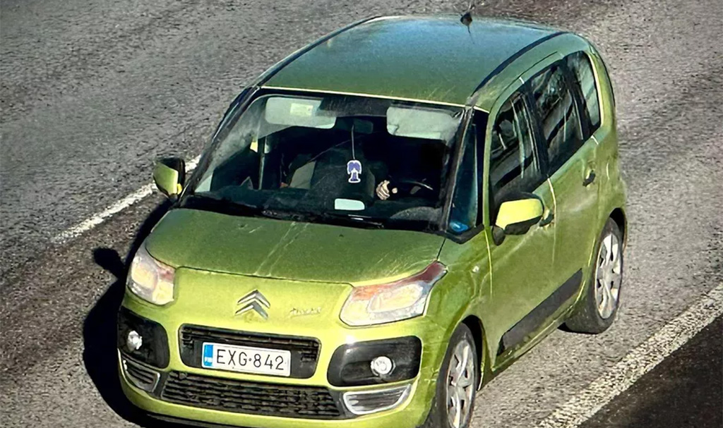 Soomes tagaotsitav mõrvar tappis kohaliku naise ja pani maja põlema, põgenes naise autoga