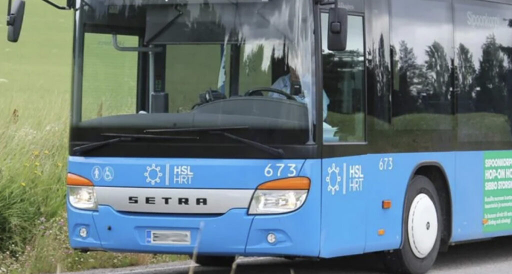 Soomes varastas reisija bussi, sõitis sellega liinile ja võttis inimesi peale