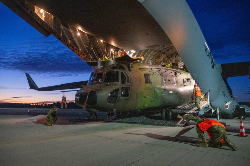 Lätti saabusid Kanada sõjaväekopterid Chinook