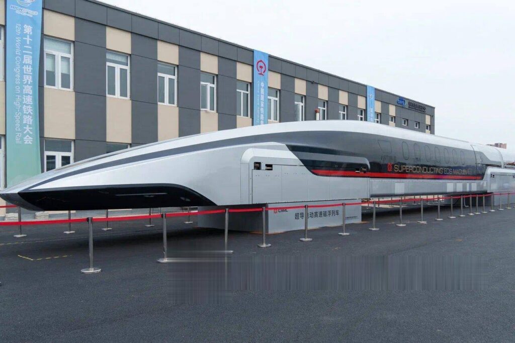 VIDEO: Hiinas näidati maailma kiireimat rongi