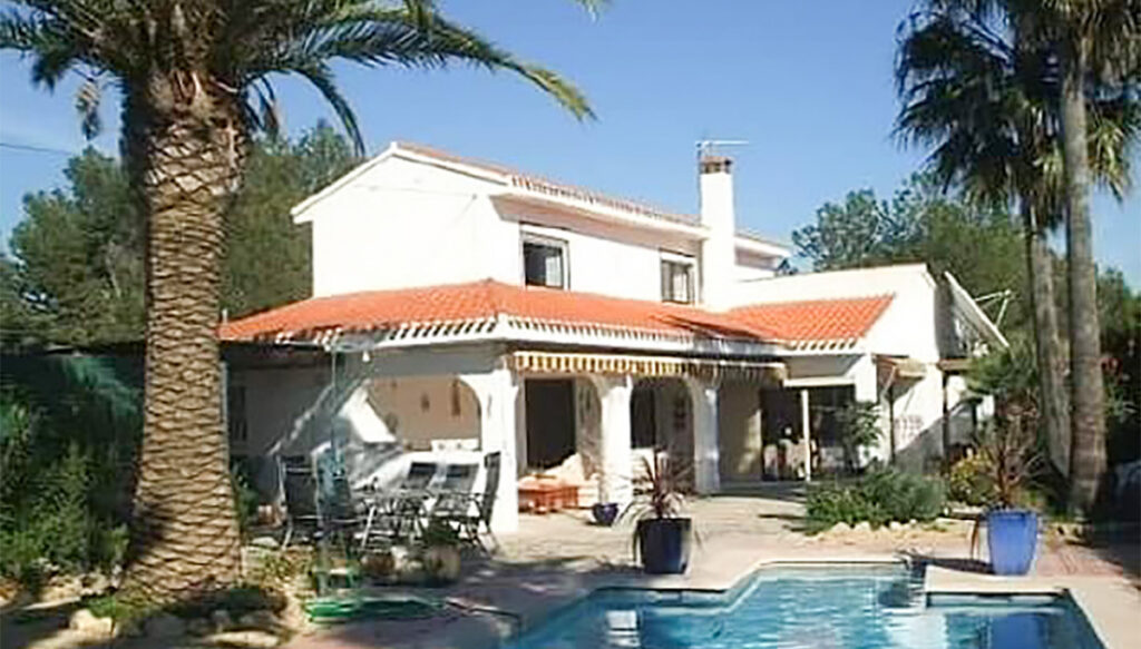 Briti naine oli sunnitud oma unistuste kodust Hispaanias loobuma, kui skvottija tuli sisse elama ja enam välja ei läinud