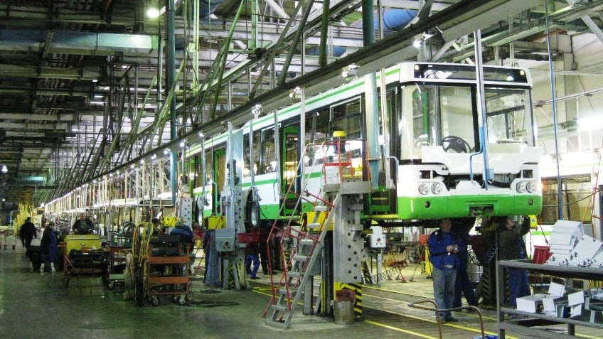 Veel üks Vene bussifirma kärpis tootmist