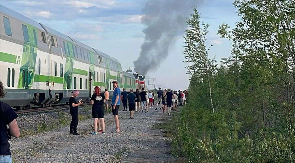 Soomes süttis reisirongi vedur põlema, kostis plahvatus, reisijad evakueeriti metsa äärde