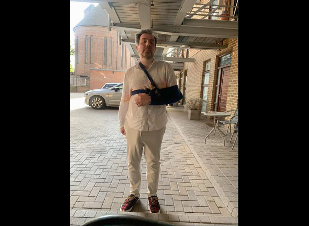 PILTUUDIS: maailma pikima riistaga mees murdis mitmest kohast käeluu