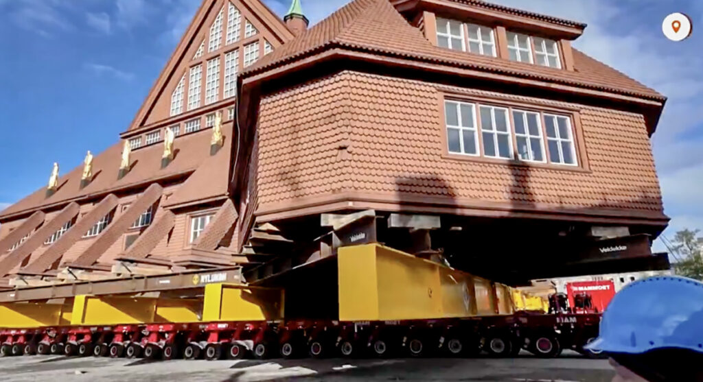 VIDEO: Rootsis liigutatakse ajalooline kirik 5 kilomeetrit uude kohta