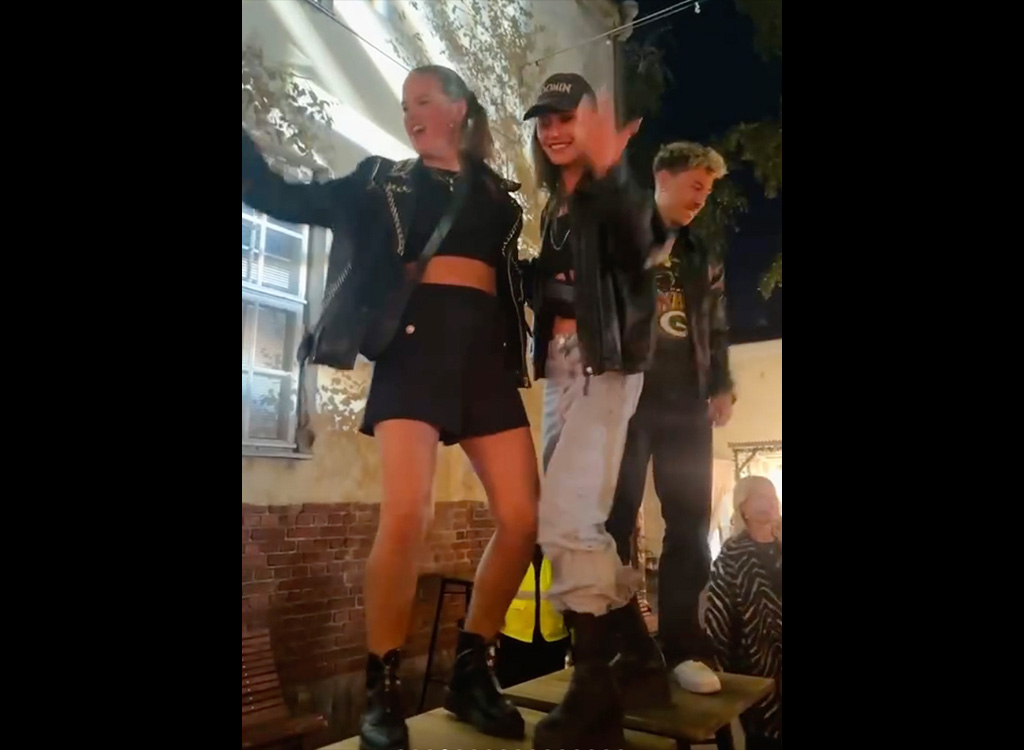 VIDEO: Soome endine peaminister tantsis laua peal