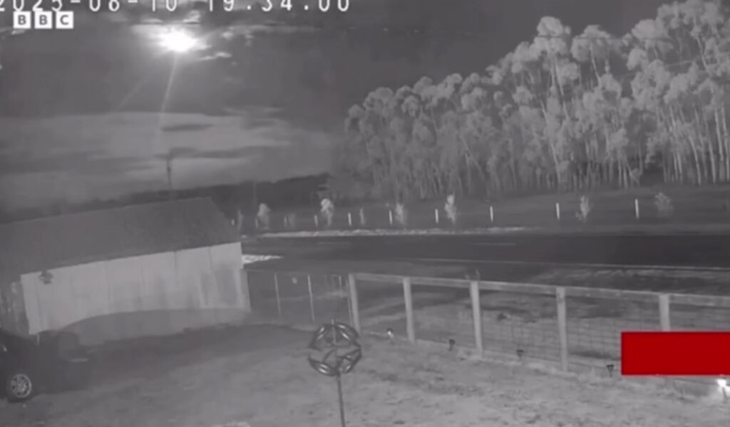 VIDEO: Austraalias kukkus alla meteoriit, kuulda oli lööklainet