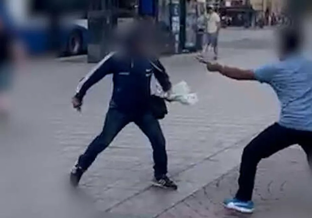 Soomes pussitati tänaval kahte inimest