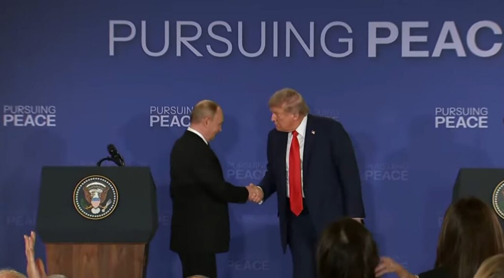 Karm paljastus: Putinil võib olla komprat Trumpi kohta