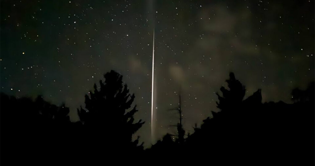 PILTUUDIS: salapärane valguskiir Ukraina taevas