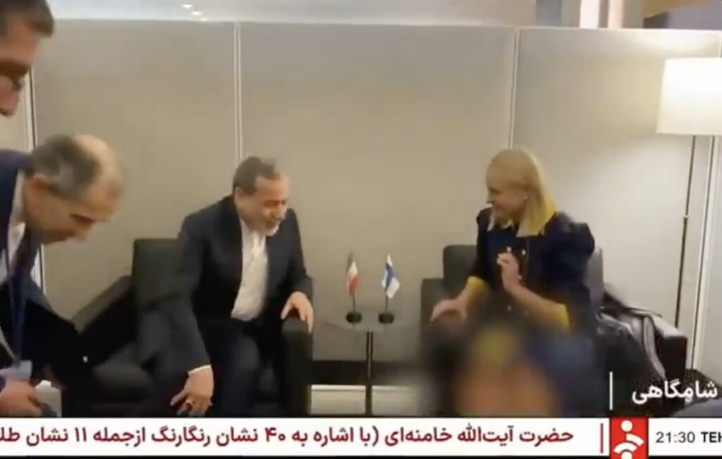 VIDEO: Iraani TV tsenseeris Soome välisministri jalad