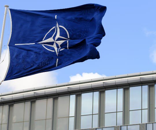 NATO tahab ära jätta iga-aastased tippkohtumised, et peita sisemisi vastuolusid