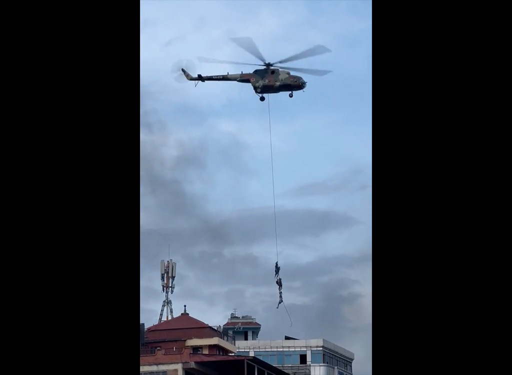 VIDEO: Nepaalis päästetakse kopteritega valitsuse töötajaid