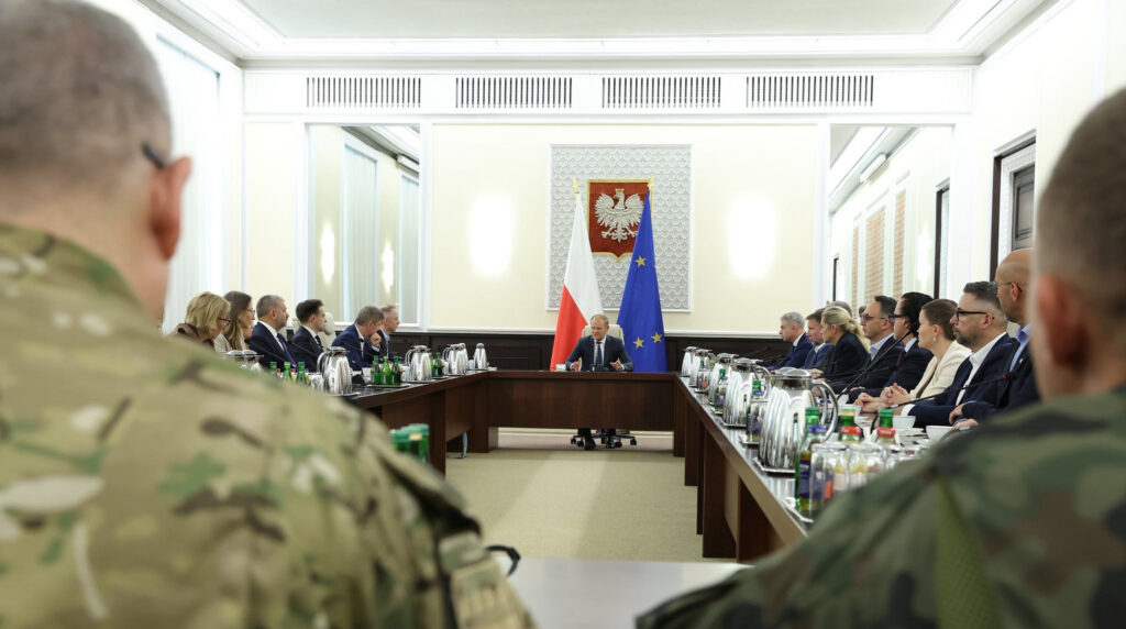 PILTUUDIS: Poola valitsuse kriisinõupidamisel osalevad kõrged sõjaväelased