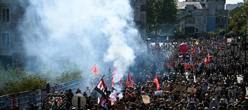 VIDEO: Prantsusmaal mässavad inimesed valitsuse kärbete vastu